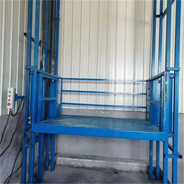 <b>升降貨梯</b>