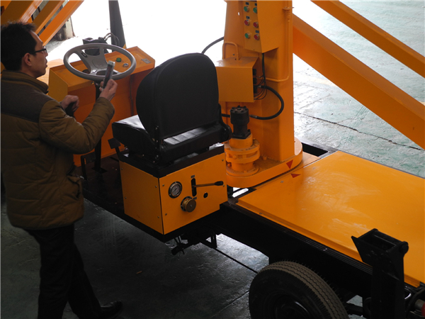 <b>高空作業(yè)車</b>